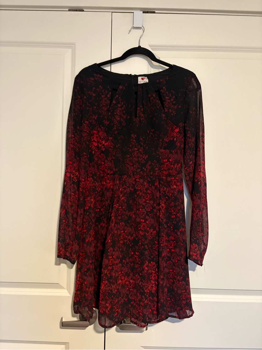 one clothing Black and Red Long-Sleeve Floral Skater Dress